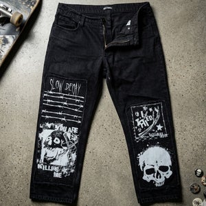 Hot Topic Mall Goth Punk Patchwork Black Denim Jeans Skulls Barbed Wire 32x32