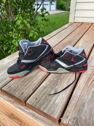 Black Men's 6.5Y (Big Kids / Youth) Air Jordan Shoes (Used)