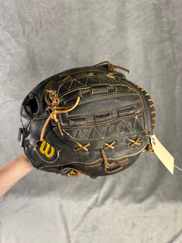 Black Wilson A2114 RH Pitcher's Baseball Glove 11.5" (Used)