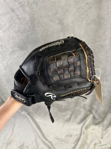 Black Rawlings Players Series RH Pitcher's Baseball Glove 11" (Used)