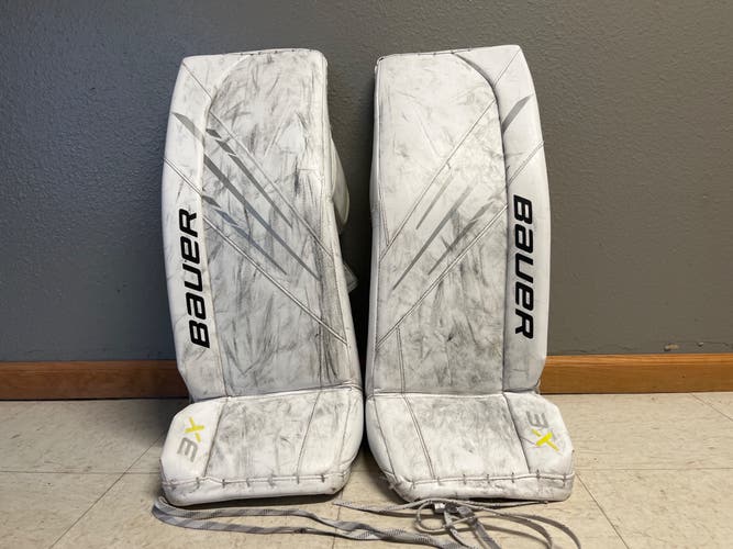 Intermediate Large (32+1) Bauer Vapor 3X Goalie Leg Pads (Used)