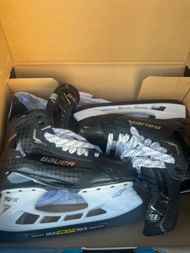 2022 Bauer Supreme Mach Hockey Skates 10.5 (New)