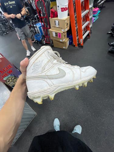 Used Nike Adult FB Cleats White Senior 9 11337-S000486167
