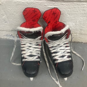 2024 Bauer Vapor X3.7 Hockey Skates Regular Width Size 4 (One user only)