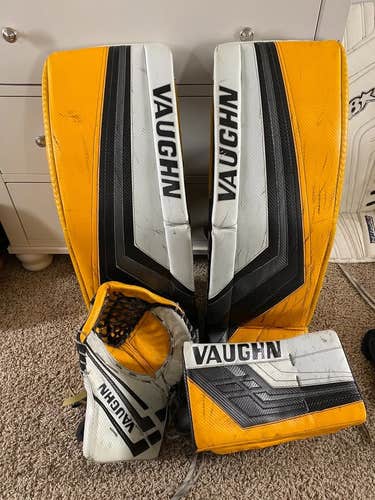 34" Vaughn SLR4 Regular Goalie Full Set (Used)