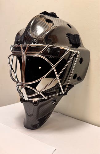 Senior Pro Carbon Goalie Mask