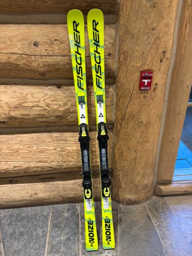 2025 Fischer RC4 Noize LT skis with integrated Fischer Z 13 bindings 173 cm