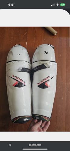 Intermediate Bauer Vapor Flypro 14" Shin Pads (Used)