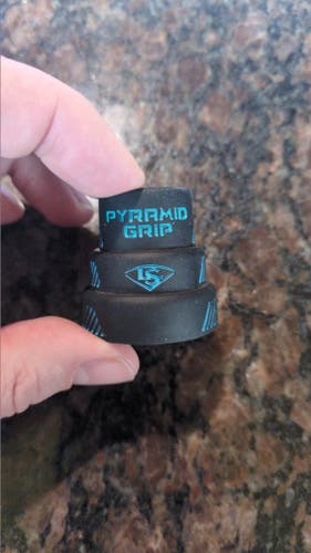 New Louisville Slugger Pyramid Grip (Black)