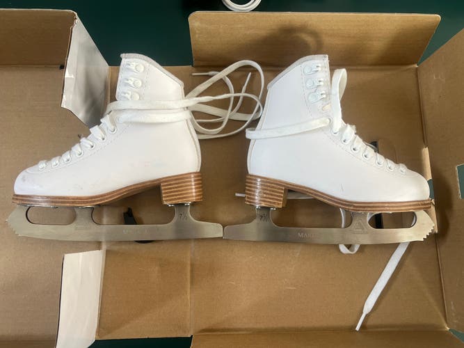 Jackson Ultima Figure Skates B Junior 12 (Used)