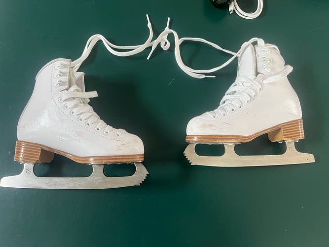Jackson Ultima Figure Skates B Junior 13 (Used)