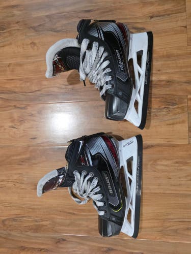 2019 Bauer Vapor 2X Pro Hockey Skates Regular Width Size 4 (Used)