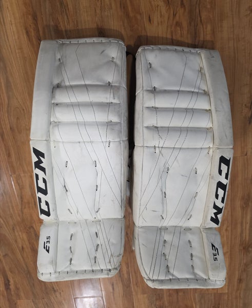26"+1" 2017 CCM Extreme Flex 3.5 Lefevre Goalie Leg Pads (Used)