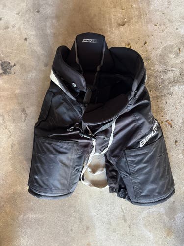 Senior Large Bauer Pro Hockey Pants (Used)