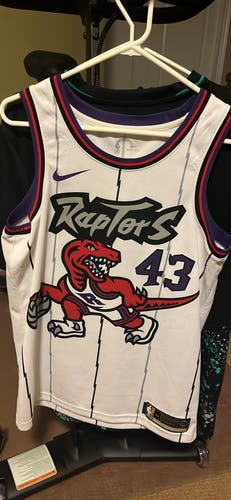 White Medium Men's Nike Jersey (Used)