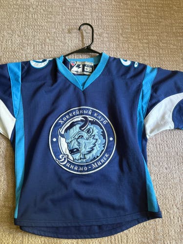 Vintage stitched Dynamo Minsk KHL jersey (xs)