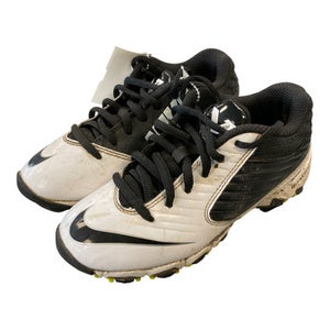 Used Nike SHARK Youth FB Cleats White And Black Youth 12.0 11450-S000519834
