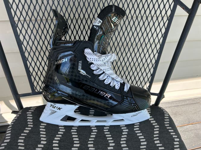 Bauer Supreme Mach Hockey Skates Regular Width 8.5 (Used)