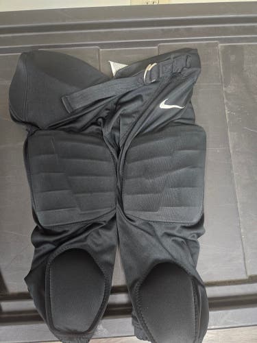 Black Men's Youth Medium Nike Game Pants (Used)