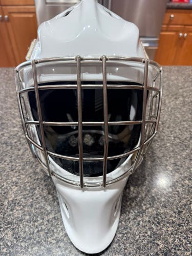Senior Medium 2024 Bauer Profile 960 Goalie Mask (Used)
