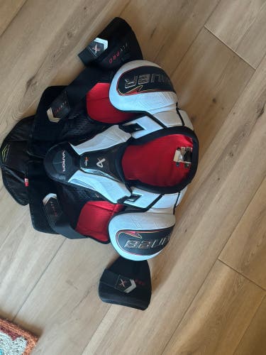 Large Senior Bauer Vapor Flypro Shoulder Pads (Used)