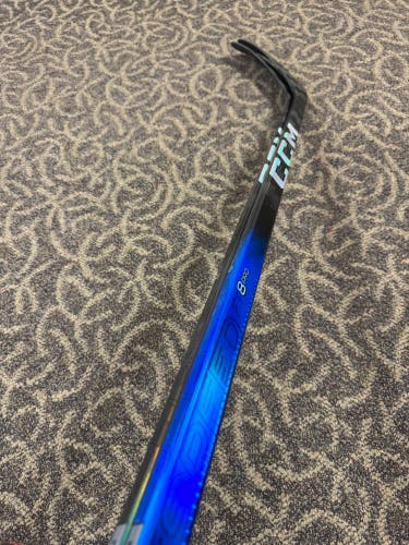 **2-PACK** CCM Ft8 Pro SENIOR 65 Flex P28 Right