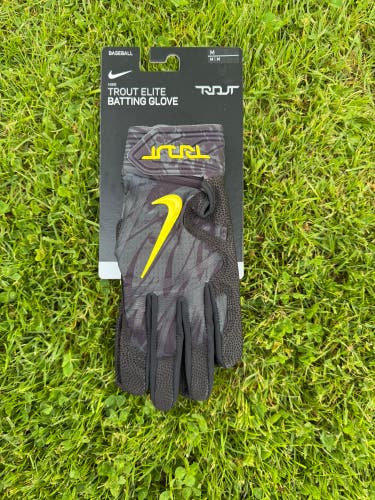 Brand New Oregon Team Issued Nike Trout Elite Batting Gloves (New)