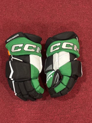 CCM HGPJSPP Gloves 14" Pro Stock (New) Item#NDJT