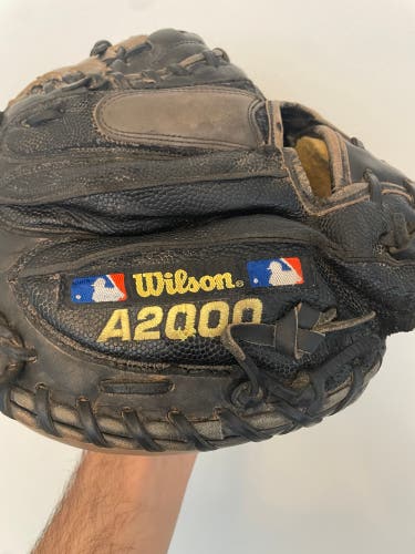 Wilson A2000 M1 RH Catcher's Baseball Glove 33.5" made in Japan (Used)