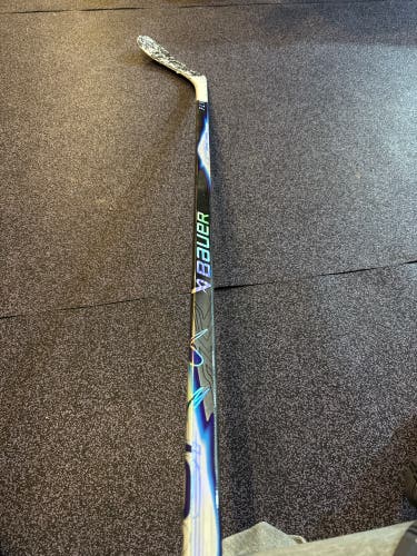 Intermediate Bauer Vapor Flylite Left Hand Hockey Stick P28 55 Flex (New)