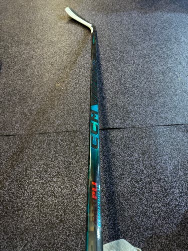 Junior CCM Vizion Left Hand Hockey Stick P28 50 Flex (New)
