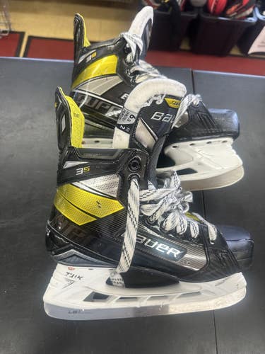 Bauer Supreme 3S Hockey Skates Size 6.5 (Used)in very good condition