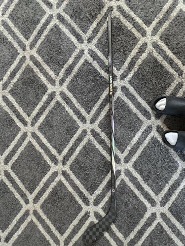 Intermediate Bauer Proto-R Right Handed Hockey Stick P28 40 Flex (Used)