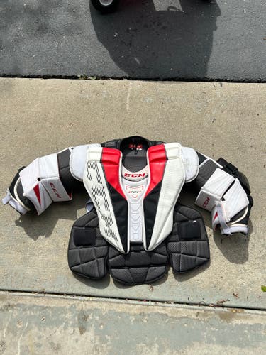 Medium CCM EFlex 5.9 Goalie Chest Protector (Used)