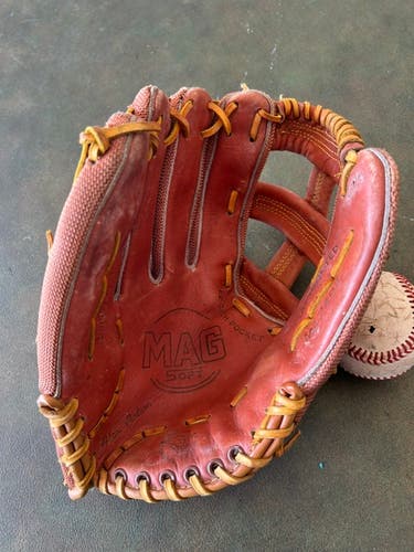 LH Outfield Baseball Glove 12" (Used)