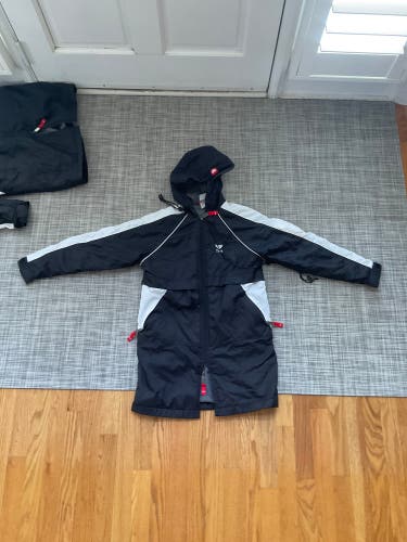 TYR Black Small Boys Swim Parka