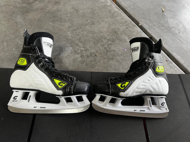 White Graf Supra 605 Hockey Skates Regular Width 8.5 (Used)