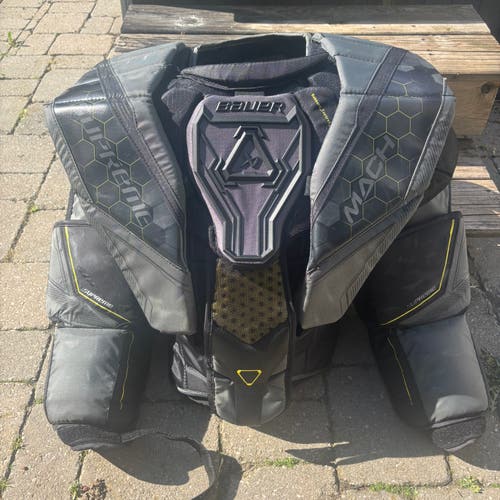XL Bauer Mach Goalie Chest Protector
