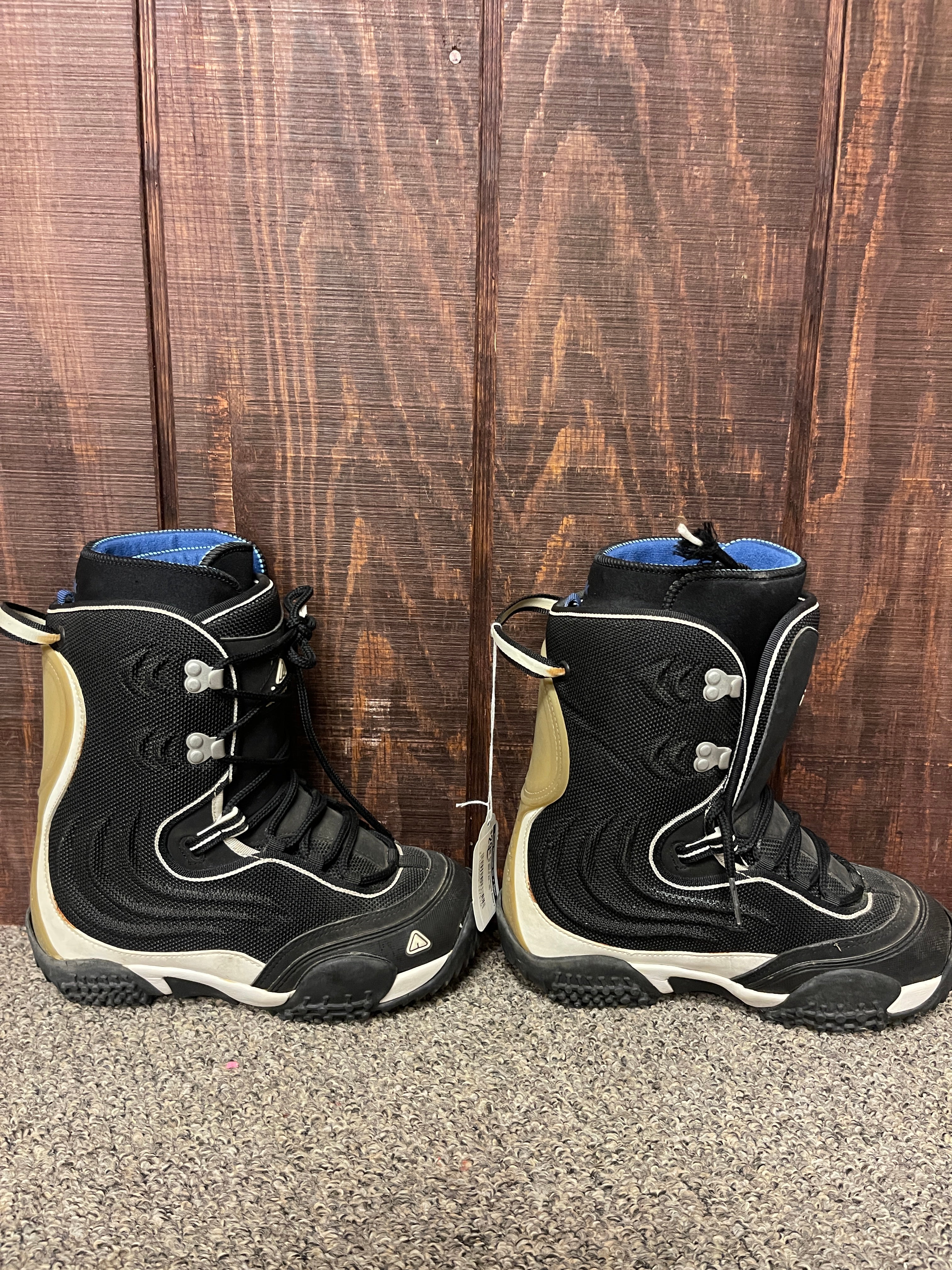 Men's Size M 7.0 (W 8.0) Airwalk Snowboard Boots Soft Flex All