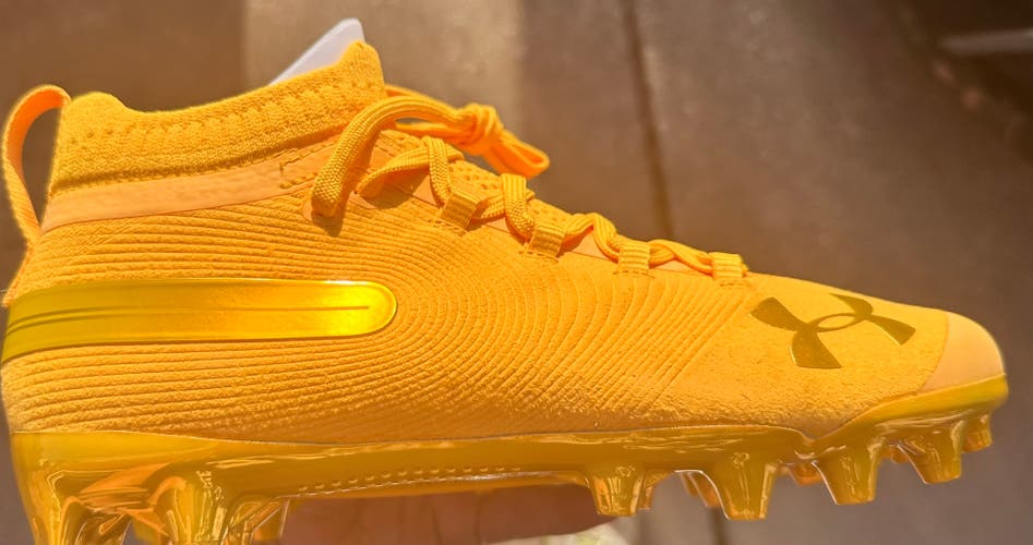 Men's Size M 9.0 (W 10.0) Under Armour Spotlight Suede MC Low Top Molded Cleats (New)