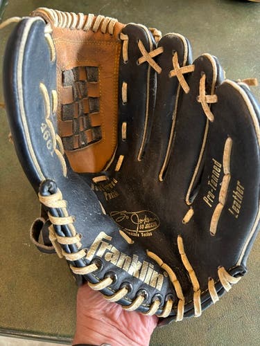 Franklin RH Outfield 4661 Baseball Glove 11" (Used)