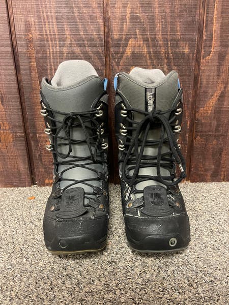 burton lace snowboard boots Women's Mint Boot, Black, 5.5 Add traditional lacing to the Mints proven fit and ride Used Burton PROGRESSION LACE UP