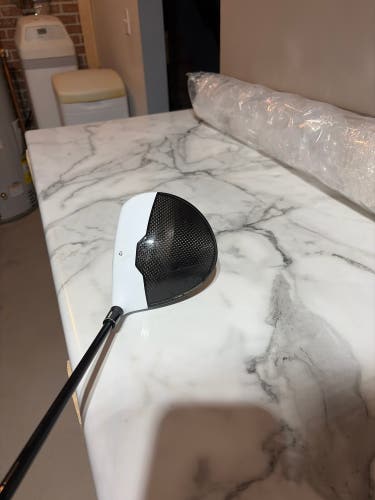 Men's TaylorMade M2 Right Handed Driver Regular Flex 10.5 Loft (Used)