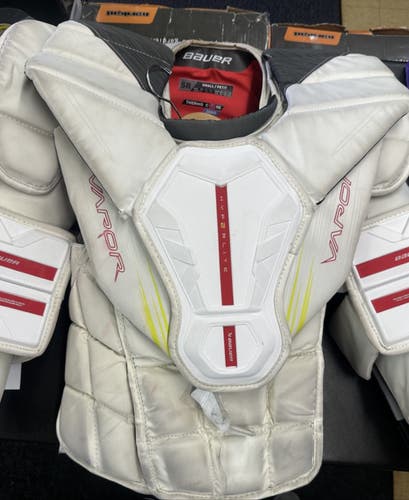 Bauer Vapor Hyperlite 2 Small Goalie Chest Protector (Used)