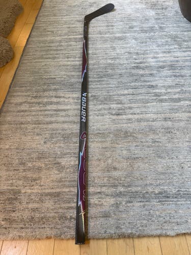 Senior Bauer Vapor Hyperlite 2 Right Handed Hockey Stick P92 70 Flex (Used)
