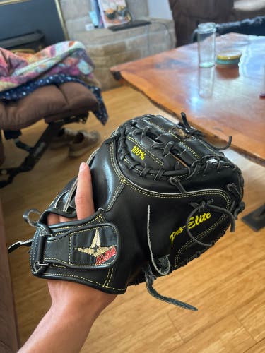 All Star CM3000MBK RH Catcher's Glove 34" (Used)