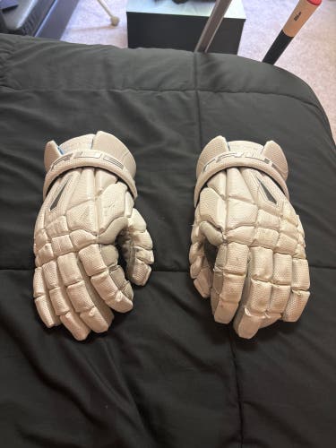 True Frequency 2.0 Lacrosse Gloves (Used)