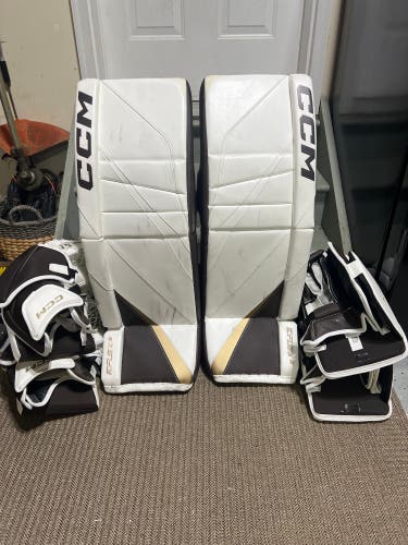 33" 2025 CCM EFlex 6 Goalie Leg Pads (Used) With 2 Sets of Gloves and Blockers