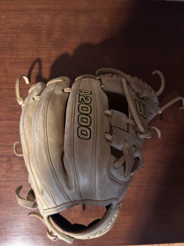 2015 Wilson RH Infield A200 Dp15 Baseball Glove 11.5" (Used)