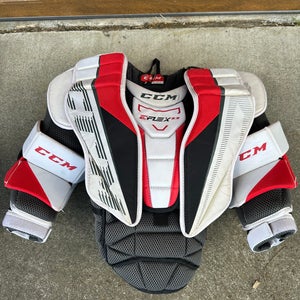 Junior Small / Medium CCM EFlex 5.5 Goalie Chest Protector (Used)